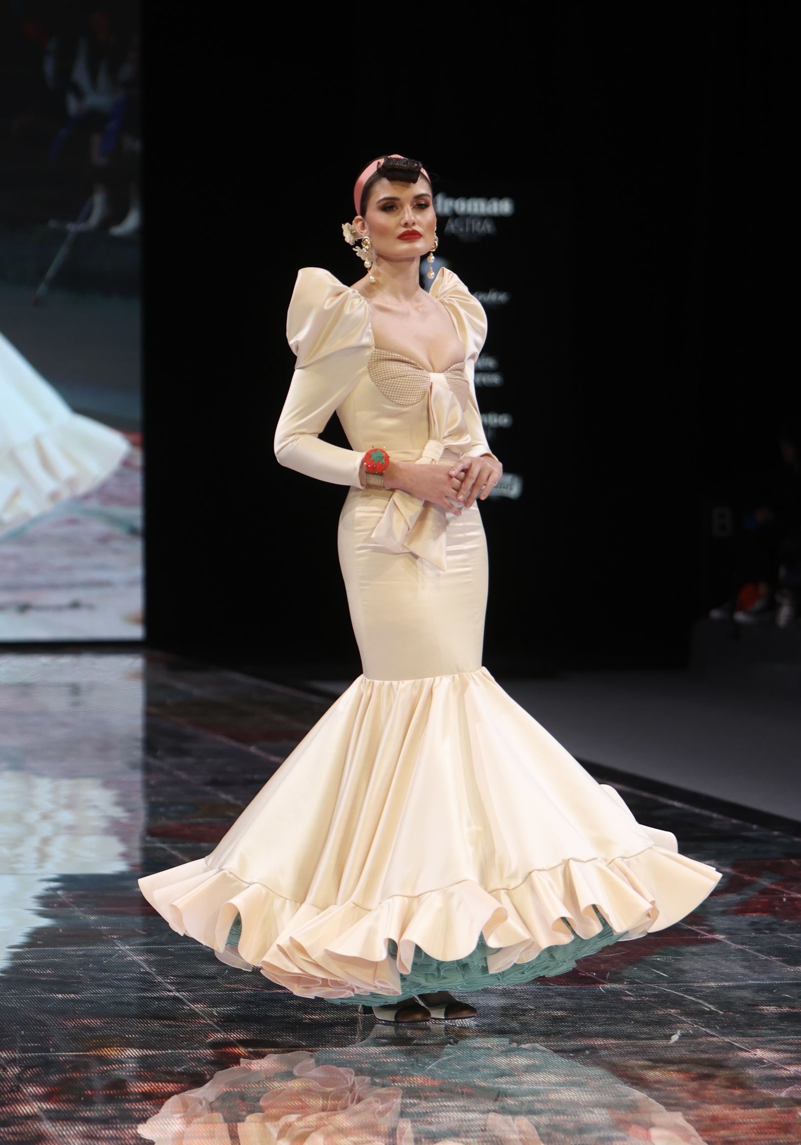 Desfile de Carmen  Latorre en SIMOF DE 2024, todas las fotos