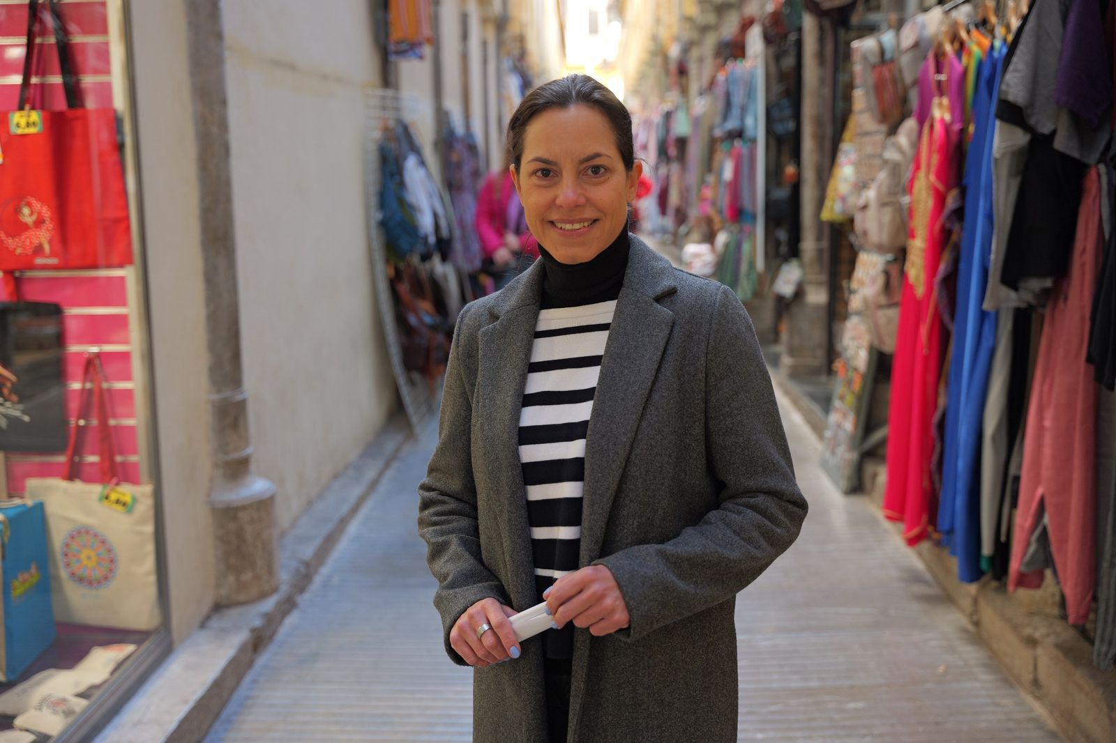 Mónica Rodríguez, en la Alcaicería.