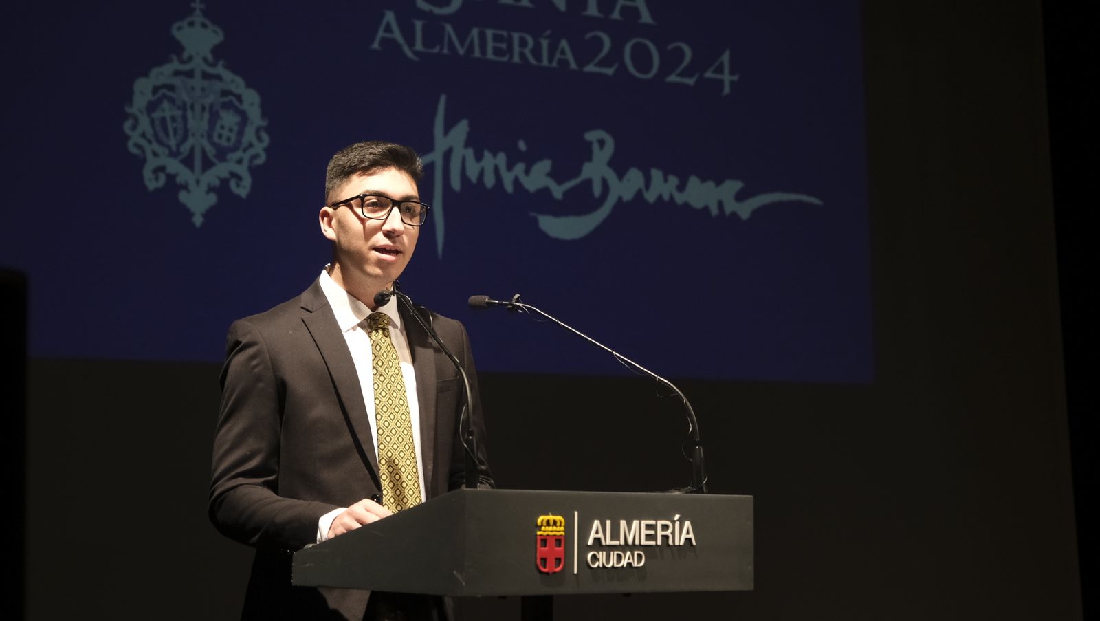 Imágenes de la presentación del cartel de la Semana Santa de Almería 2021