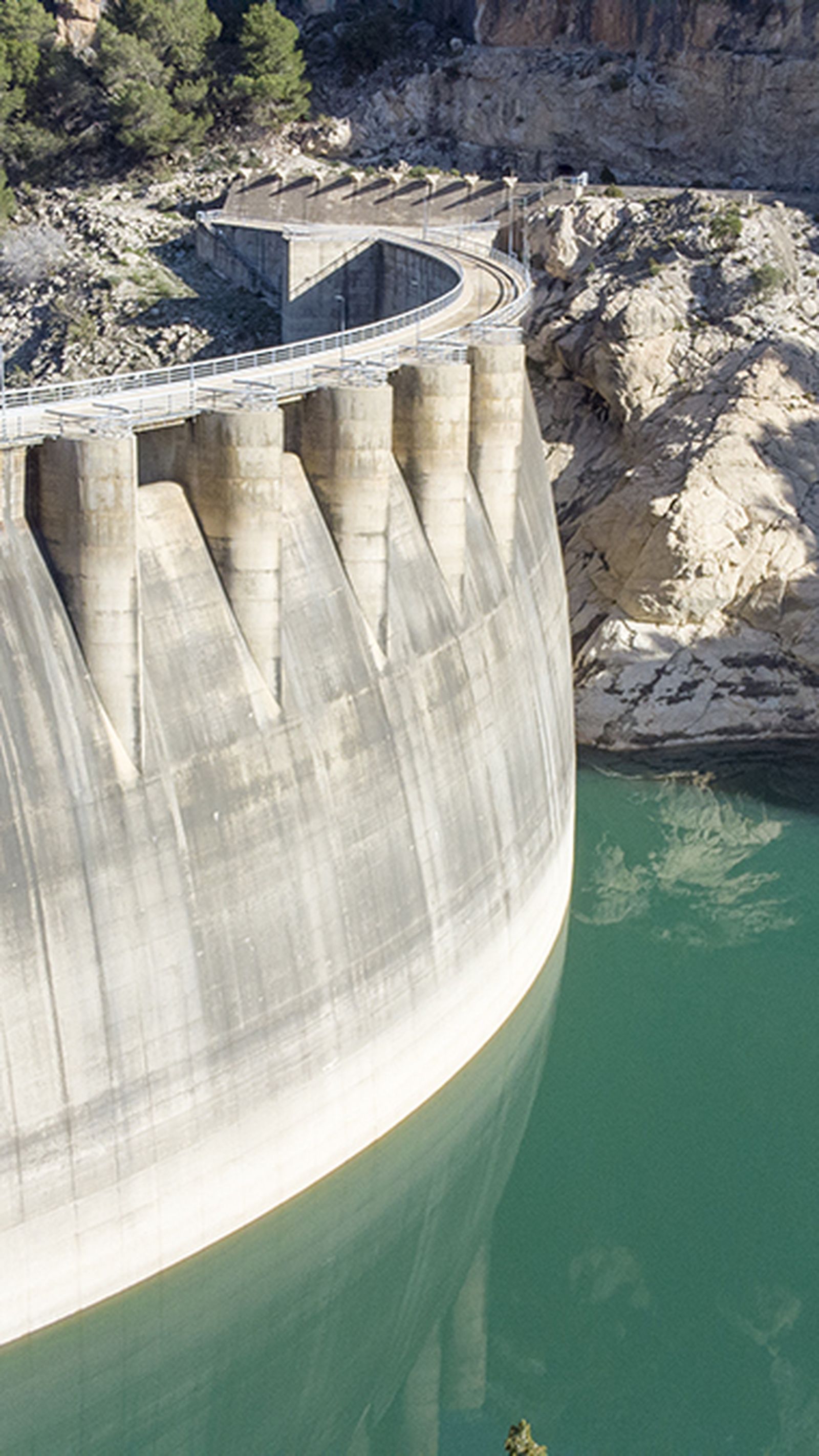 Presa del pantano de Quiebrajano en Jaén.