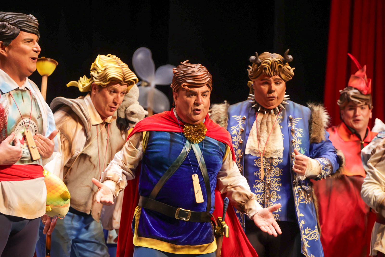 Imágenes de la actuación de la murga de Huelva "Se me acabó el cuento" en el Carnaval Colombino