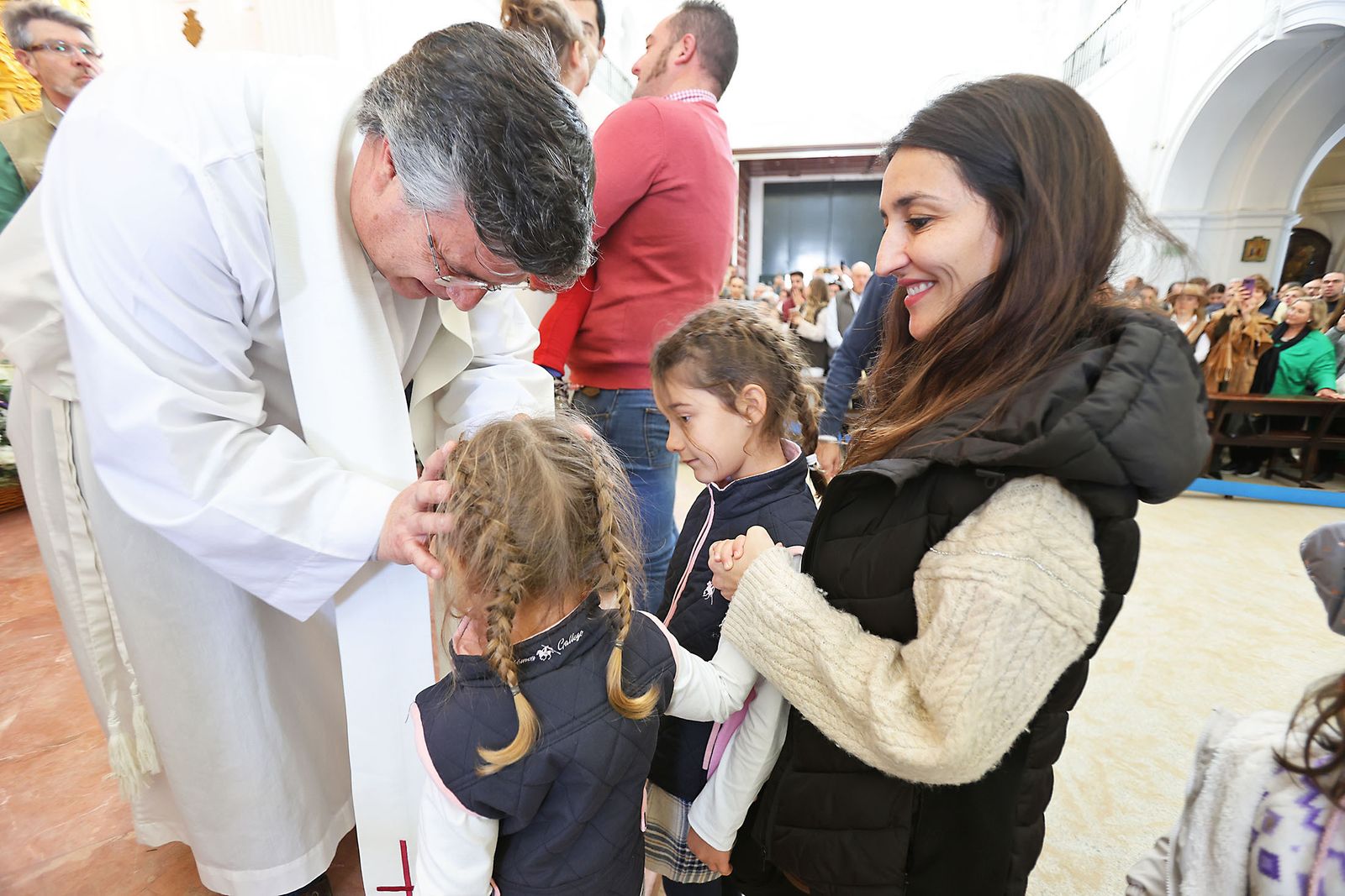 Candelaria 2024: Presentación de los niños ante la VIrgen del Rocío