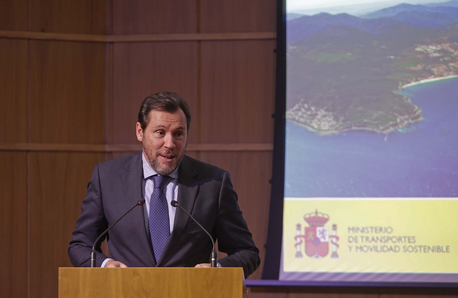 Fotos de la jornada de trabajo del ministro de Transportes en el Puerto de Algeciras