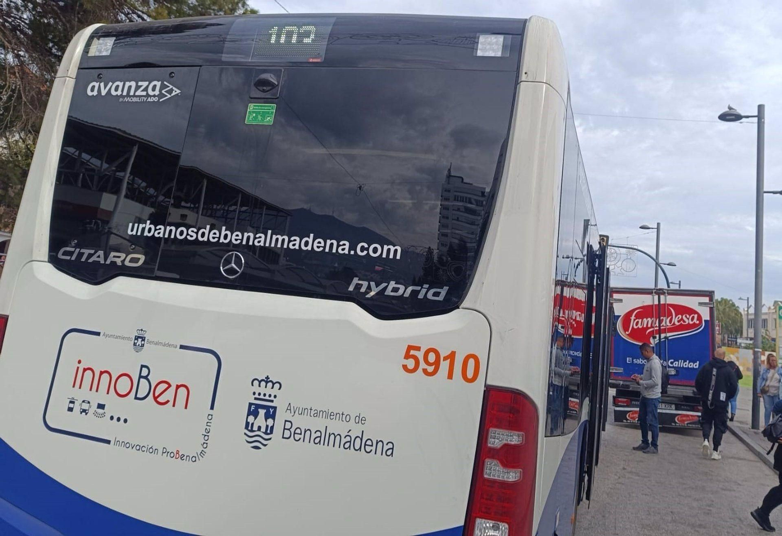 Un autobús del servicio público de Benalmádena.