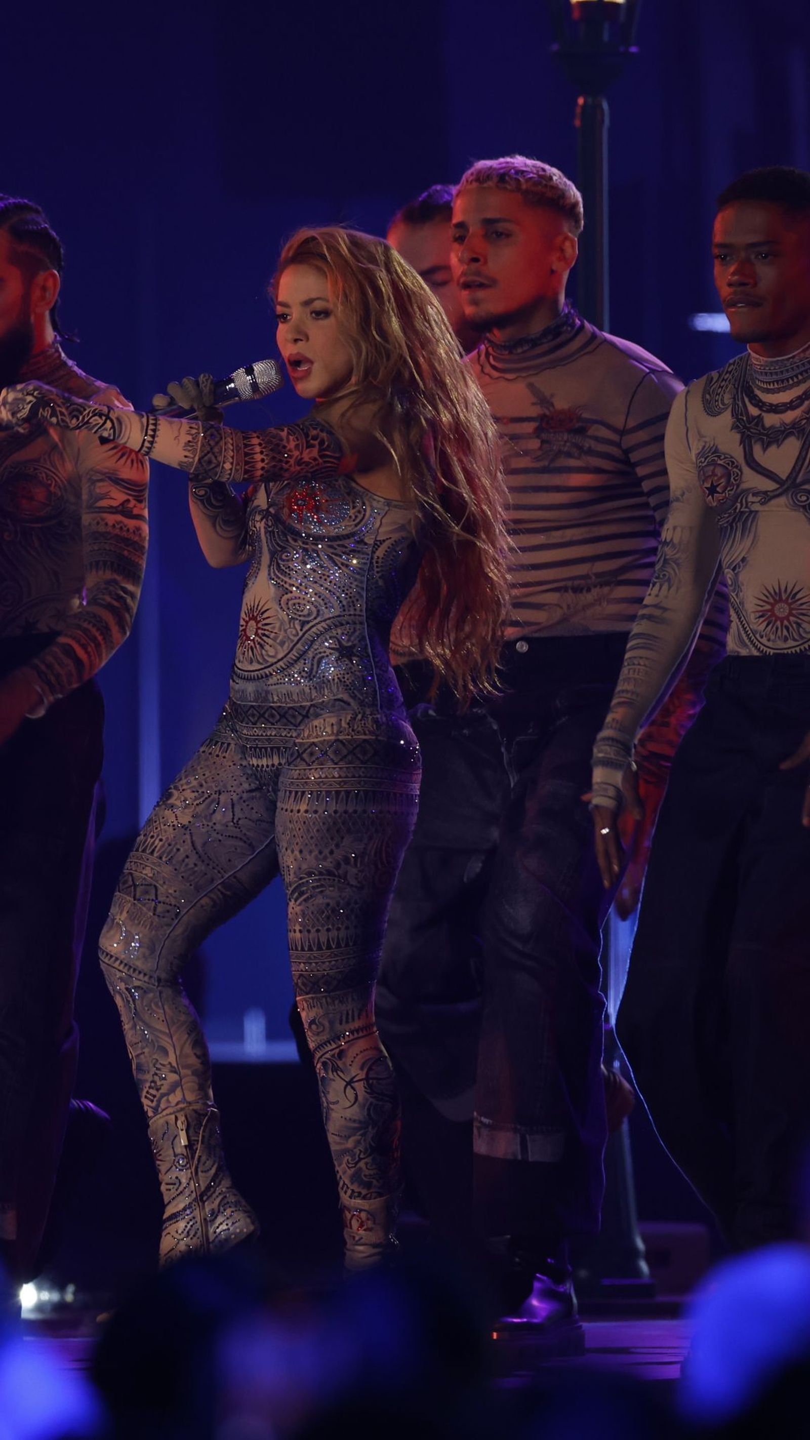 Shakira durante una actuación en la gala