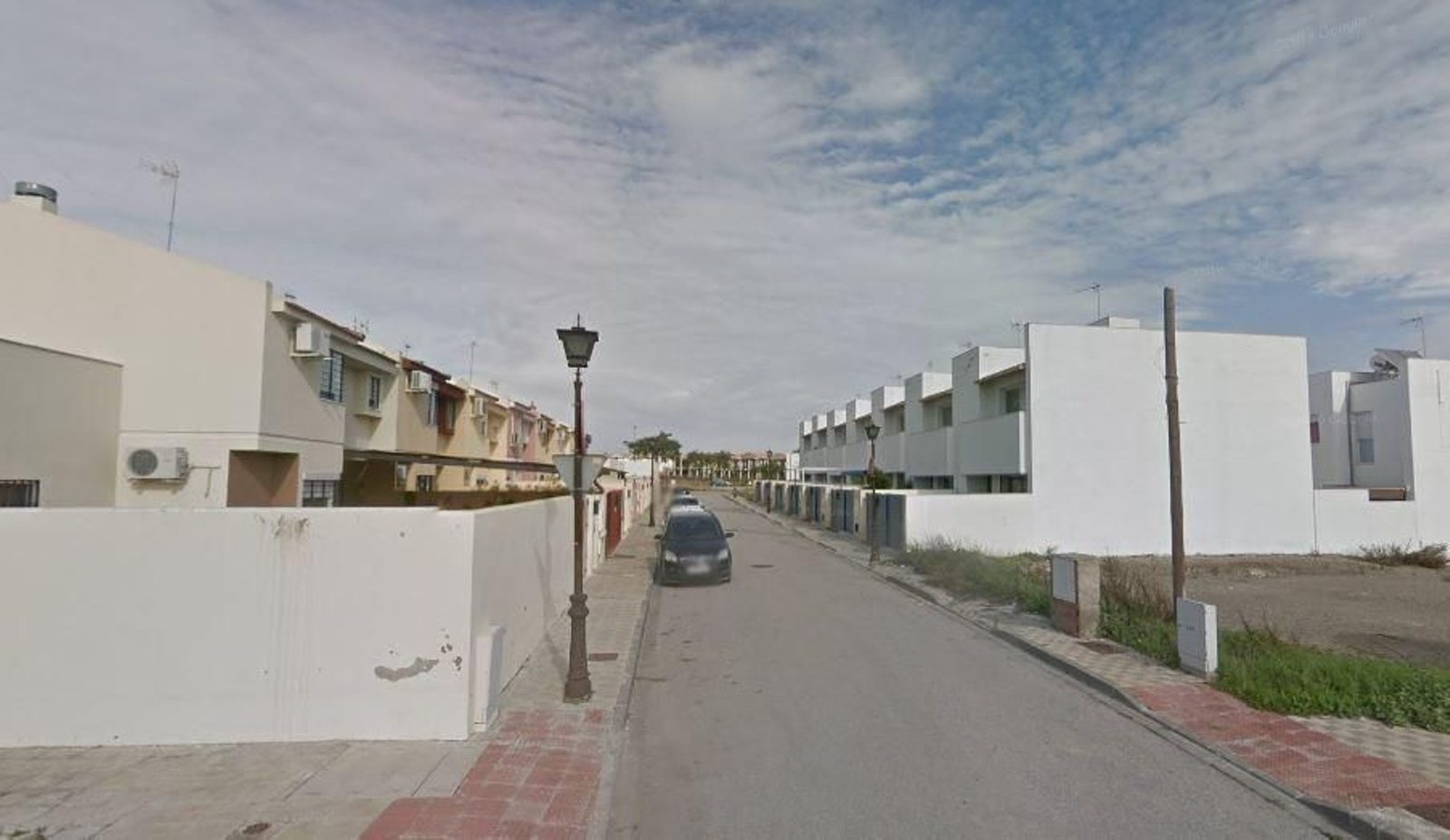 El suceso ocurrió el pasado 19 de marzo en esta calle de Las Cabezas de San Juan.