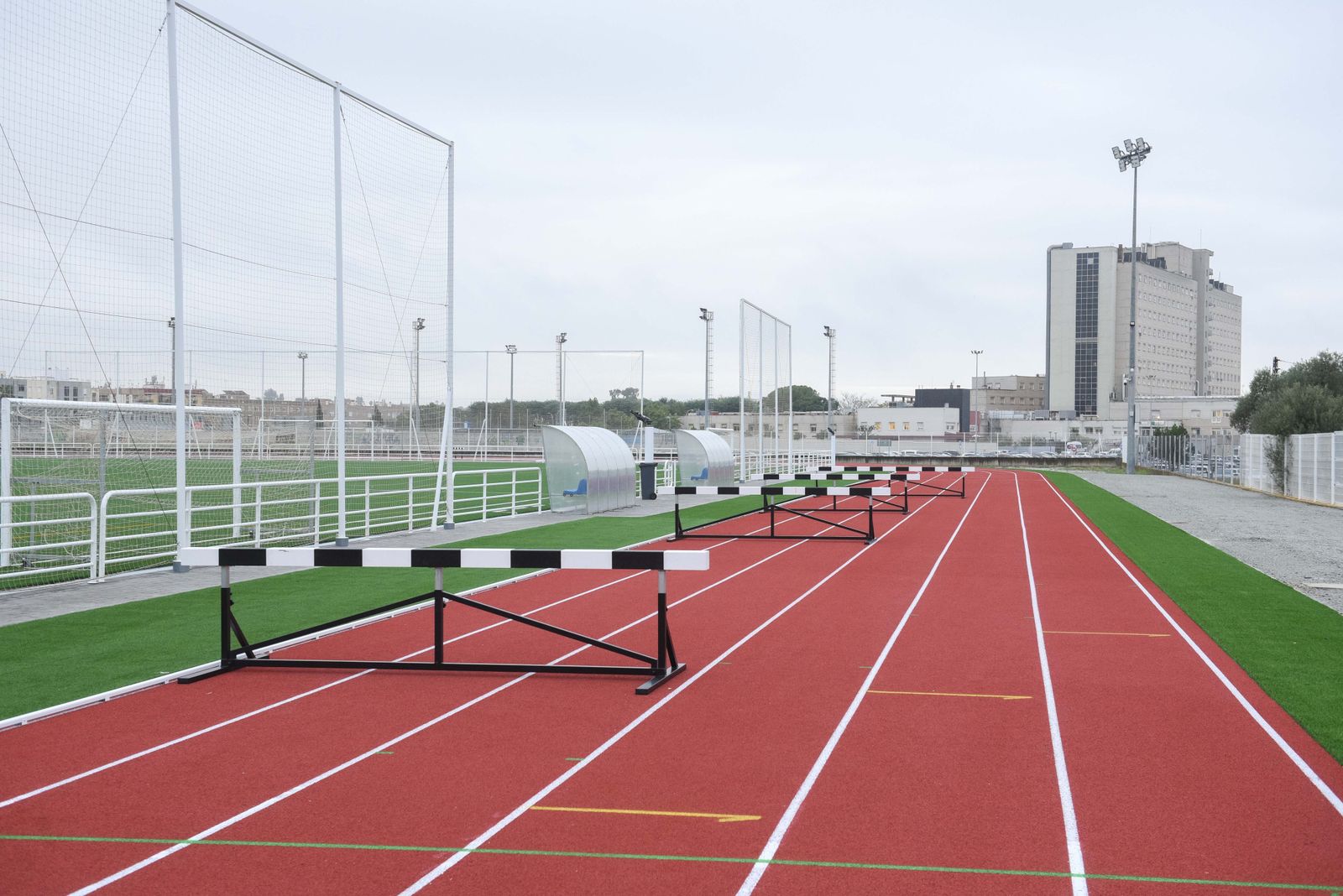 Nueva pista de atletismo en el Centro Deportivo de Bellavista.