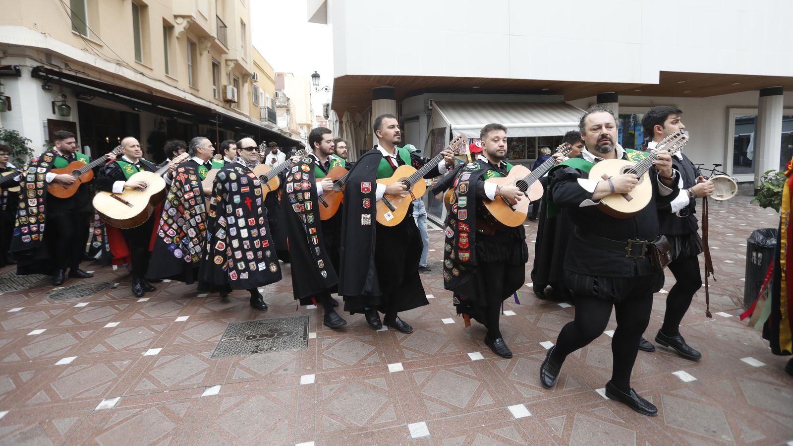 Las fotos del Pasacalles de Tunas en La Línea