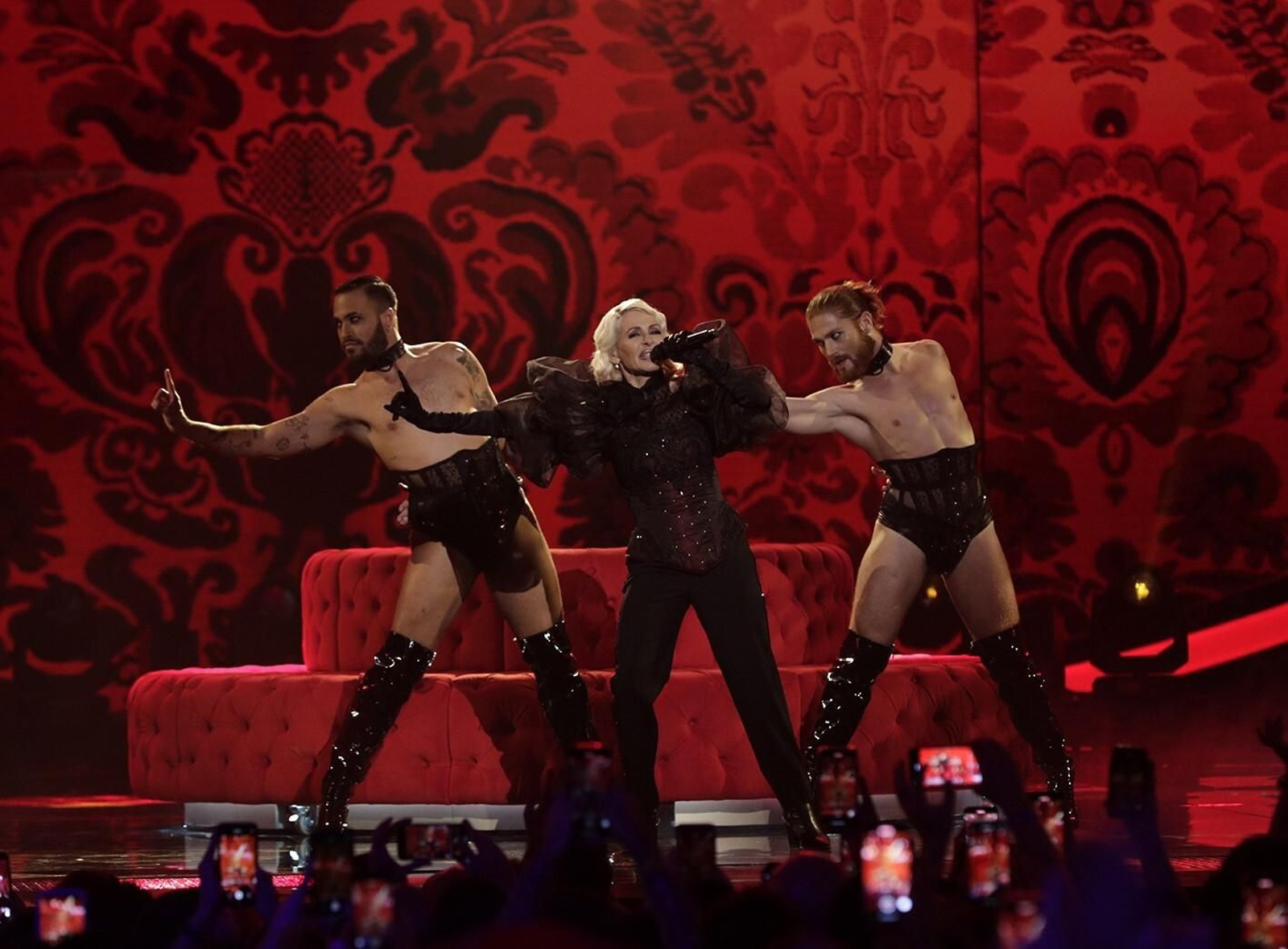 Nebulossa y 'Zorra' en la final del Benidorm Fest