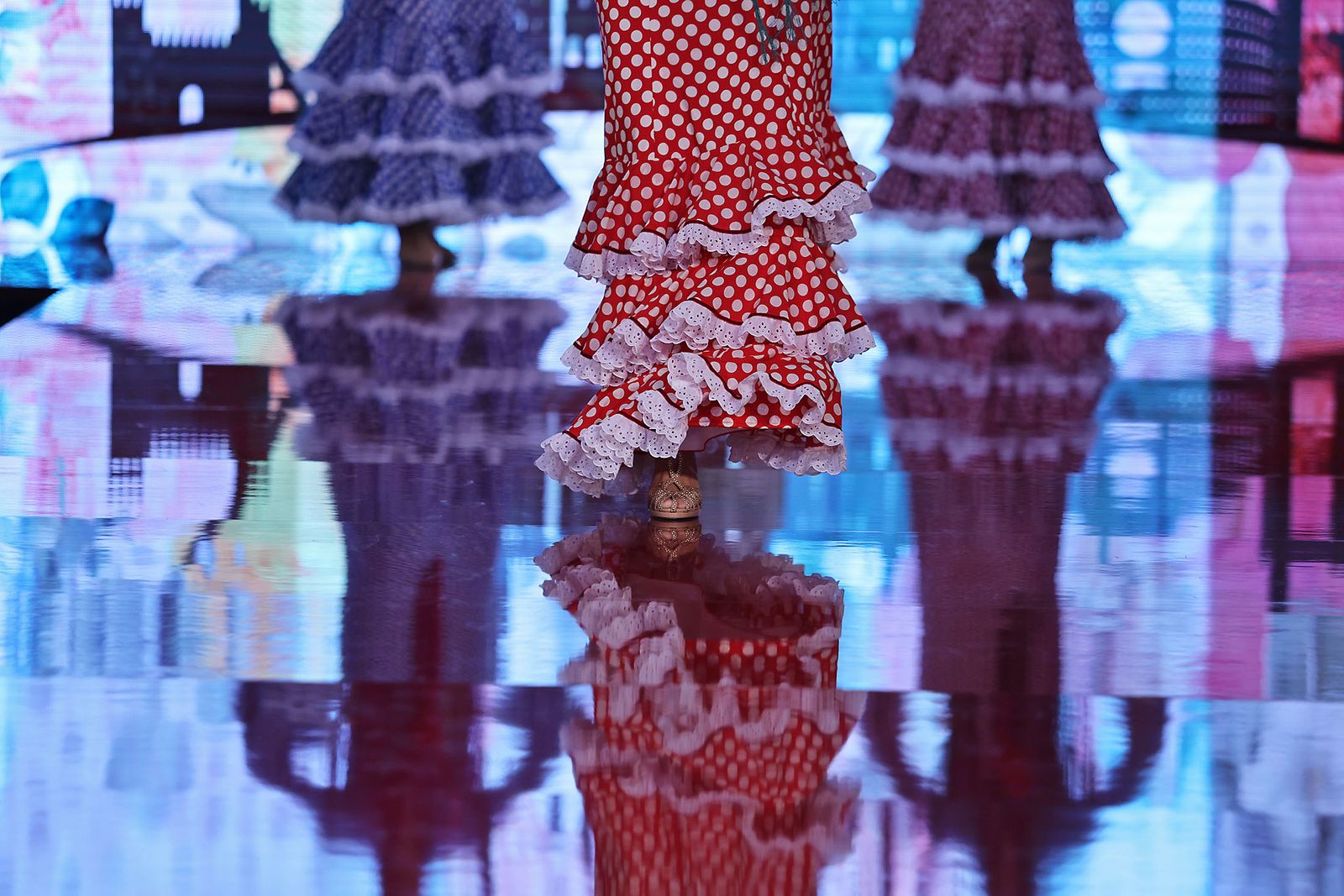 Imágenes de la pasarela Huelva Flamenca 2024