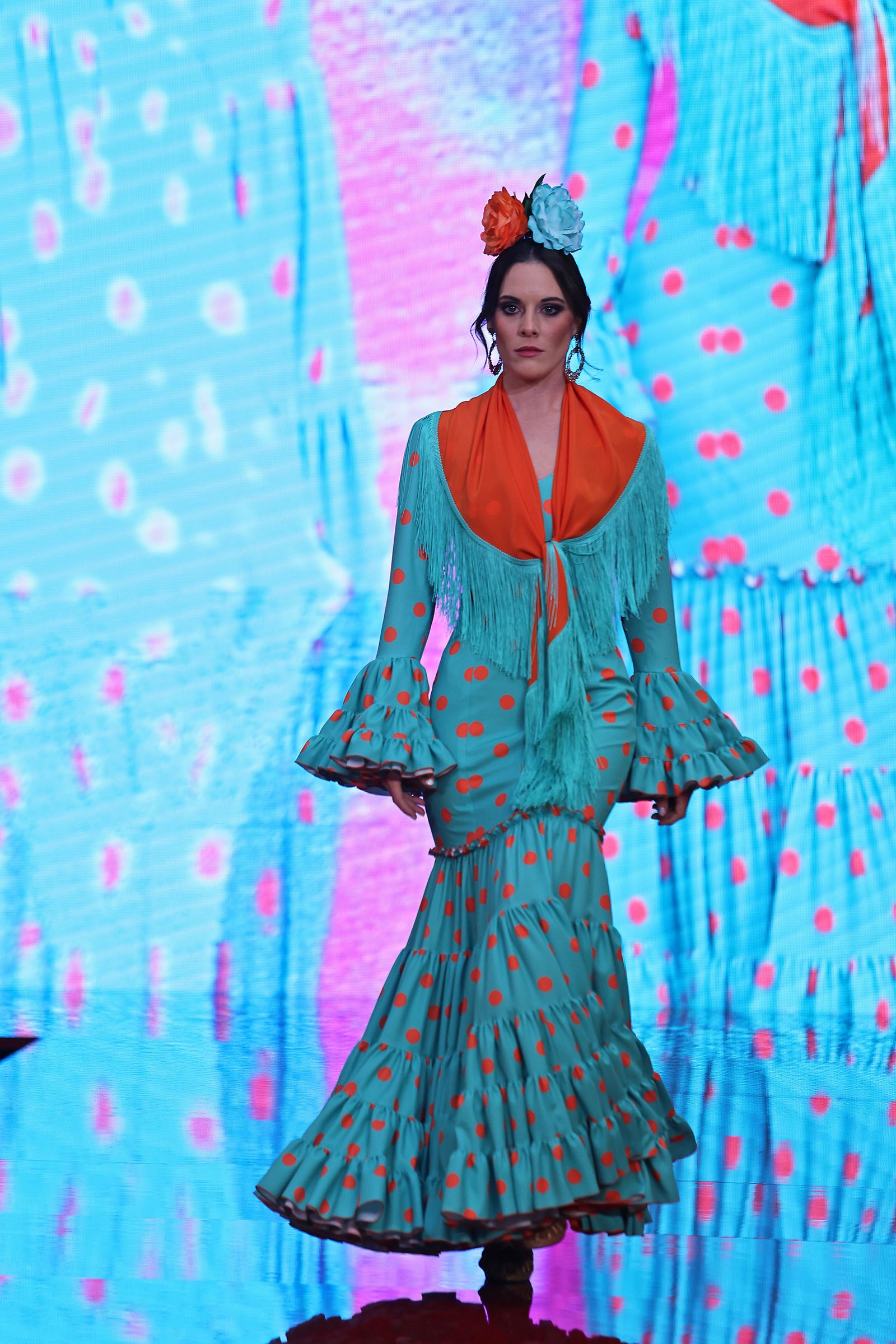 Imágenes de la pasarela Huelva Flamenca 2024