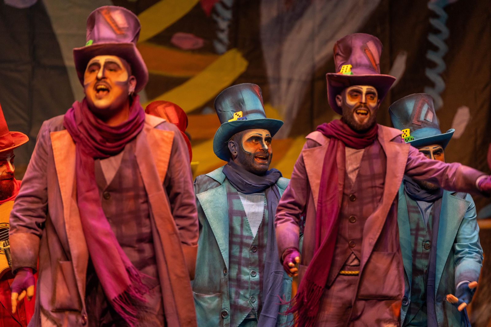 Imágenes de la actuación de la comparsa de Huelva "Los Atrapaos" en el Carnaval Colombino