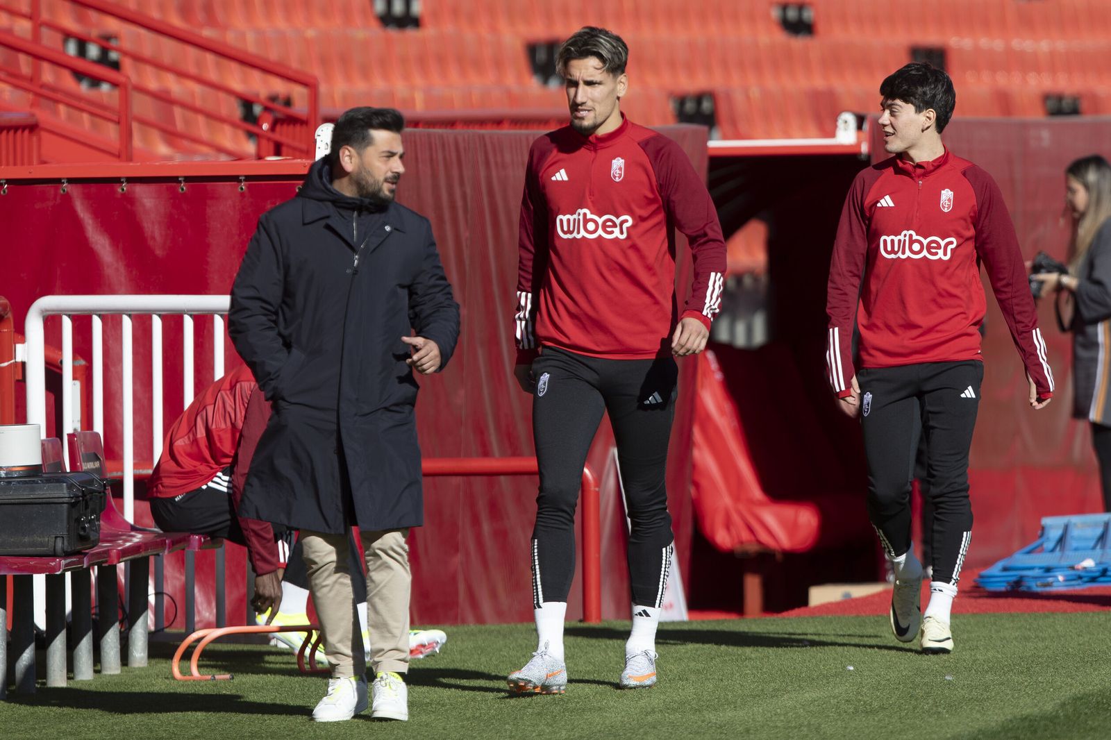 Las imágenes del entrenamiento del Granada CF con sus nuevos fichajes