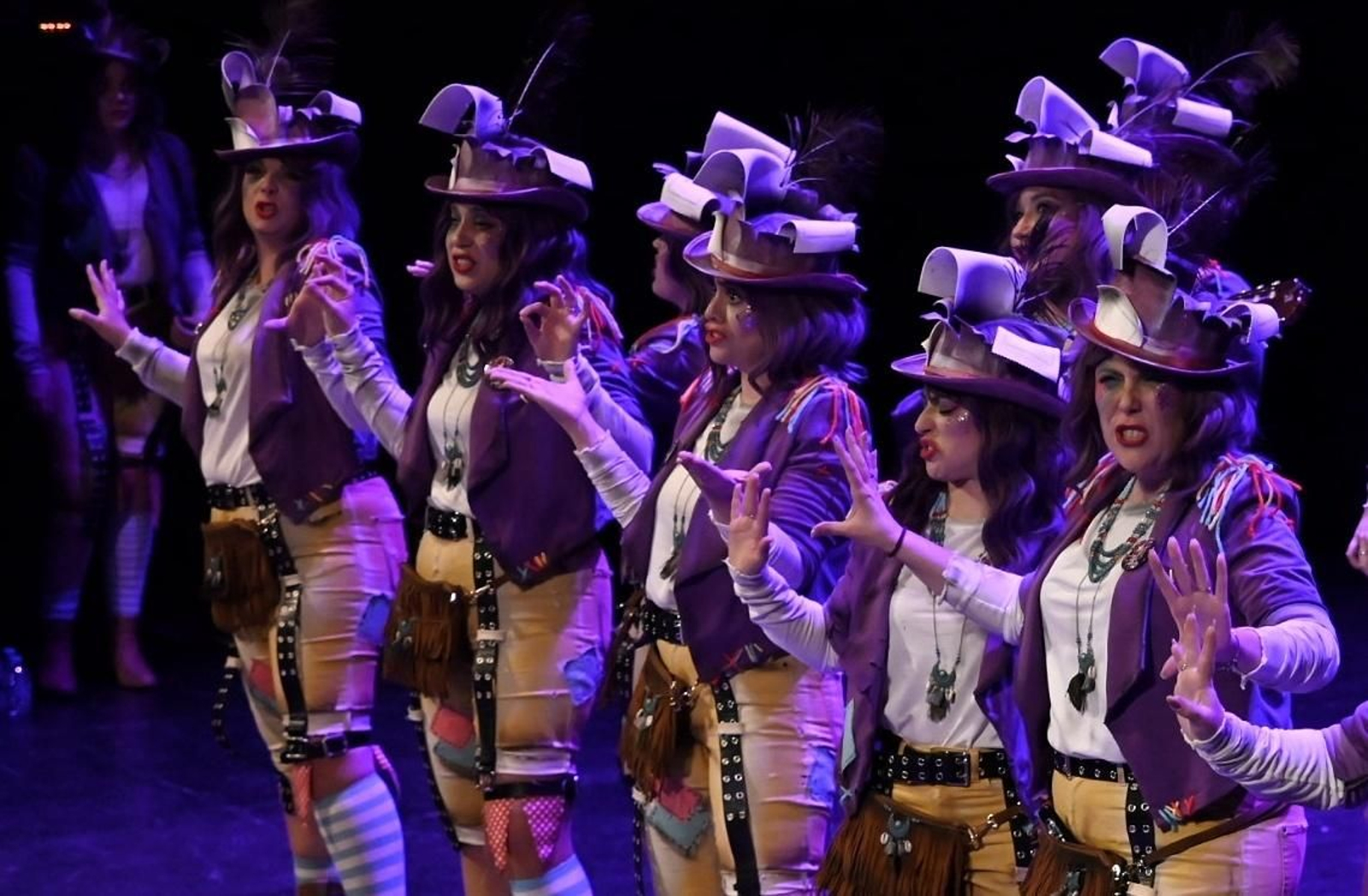 La comparsa 'Yo que soy tan guapa y artista' será la encargada de cerrar la final.