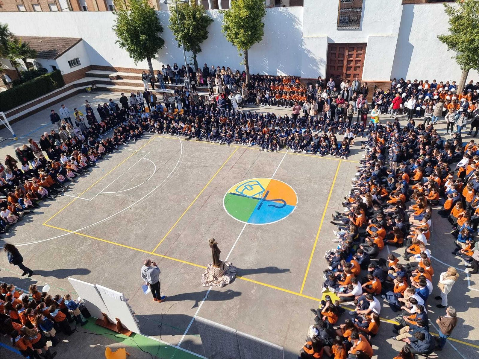 Los colegios de Córdoba celebran el Día de la Paz, en imágenes