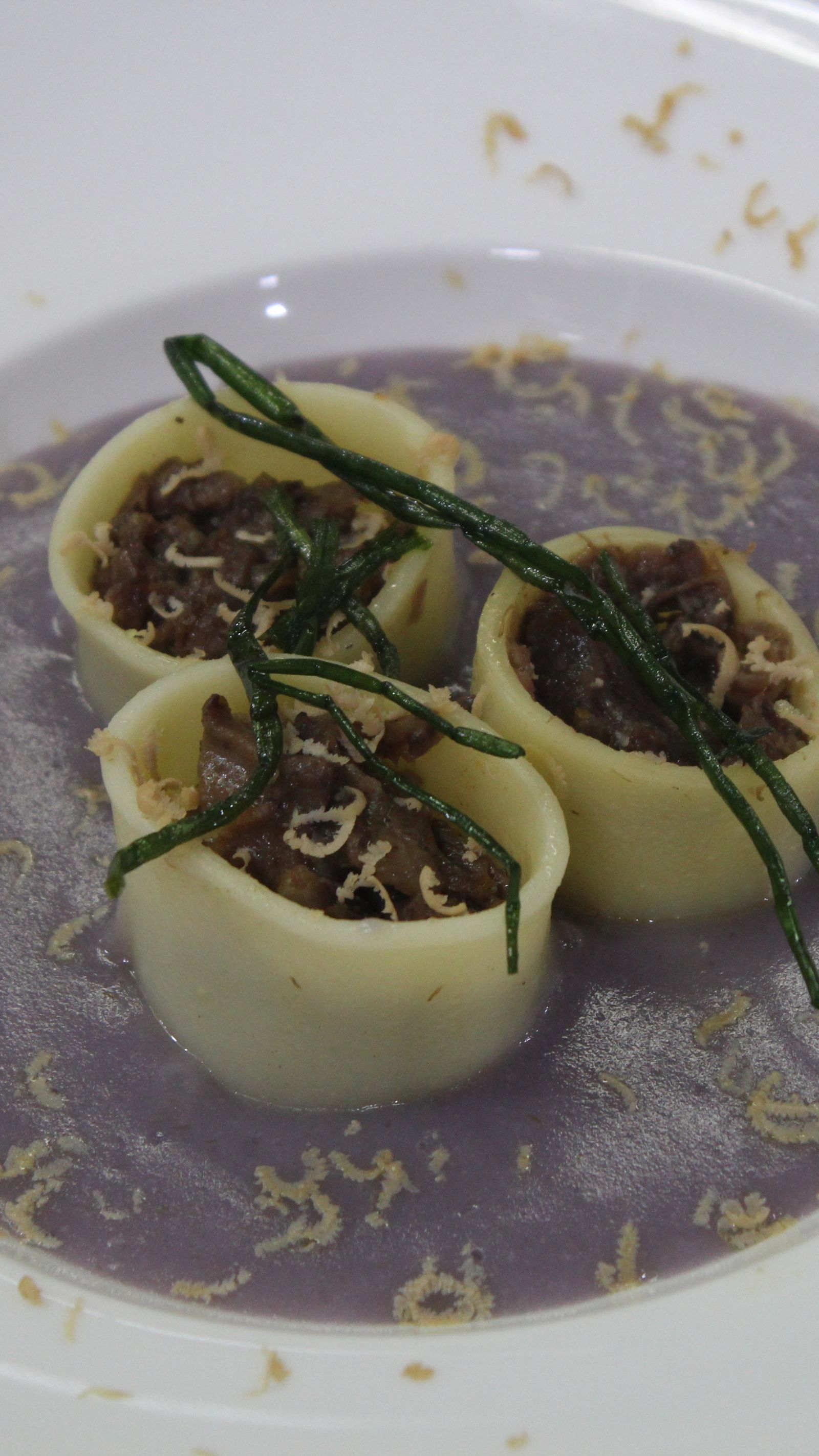 Canelones de rabo de toro.