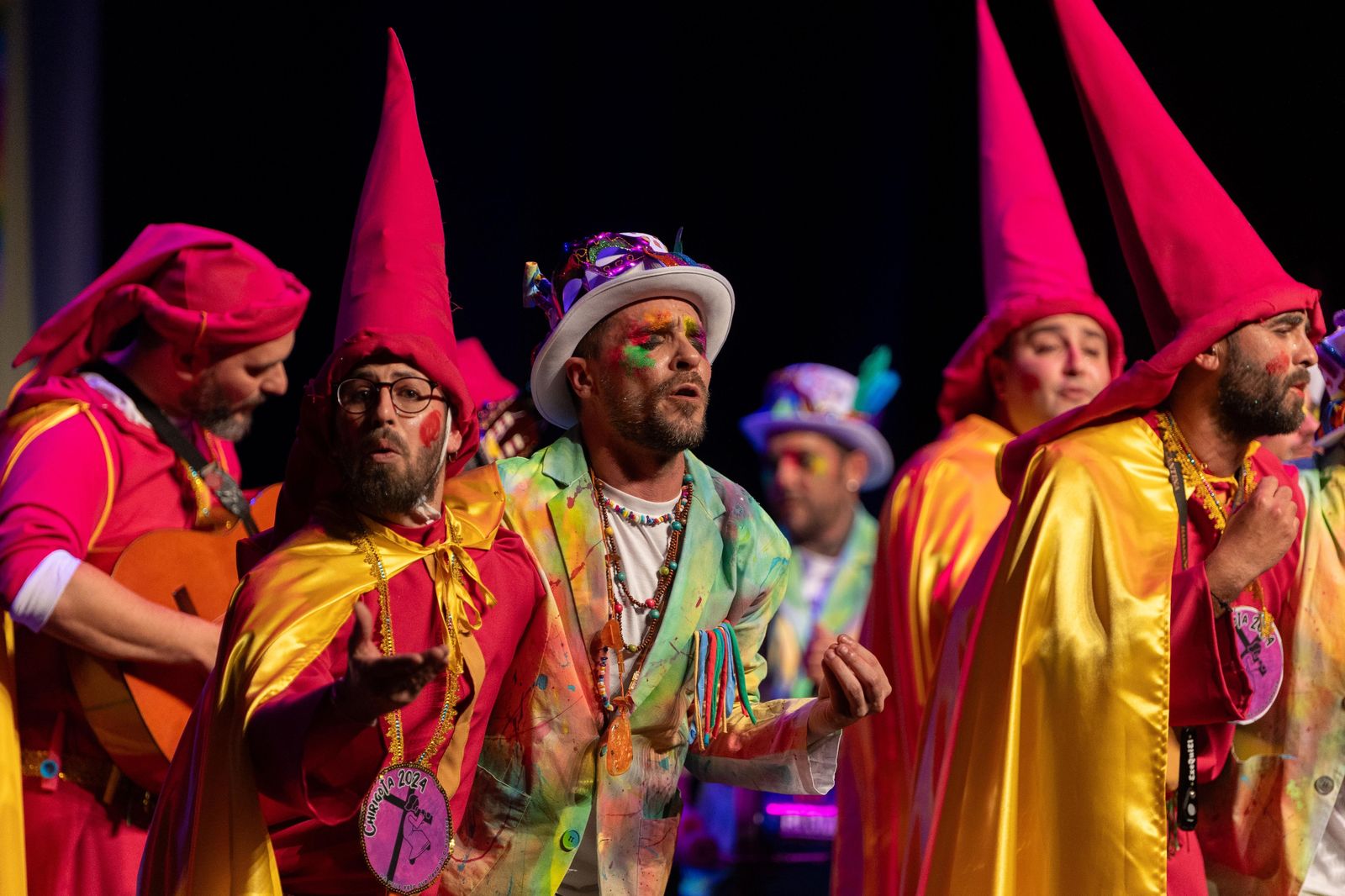 Imágenes de la actuación de la murga de Ayamonte "Pa cruz, esta que llevo encima" en el Carnaval Colombino