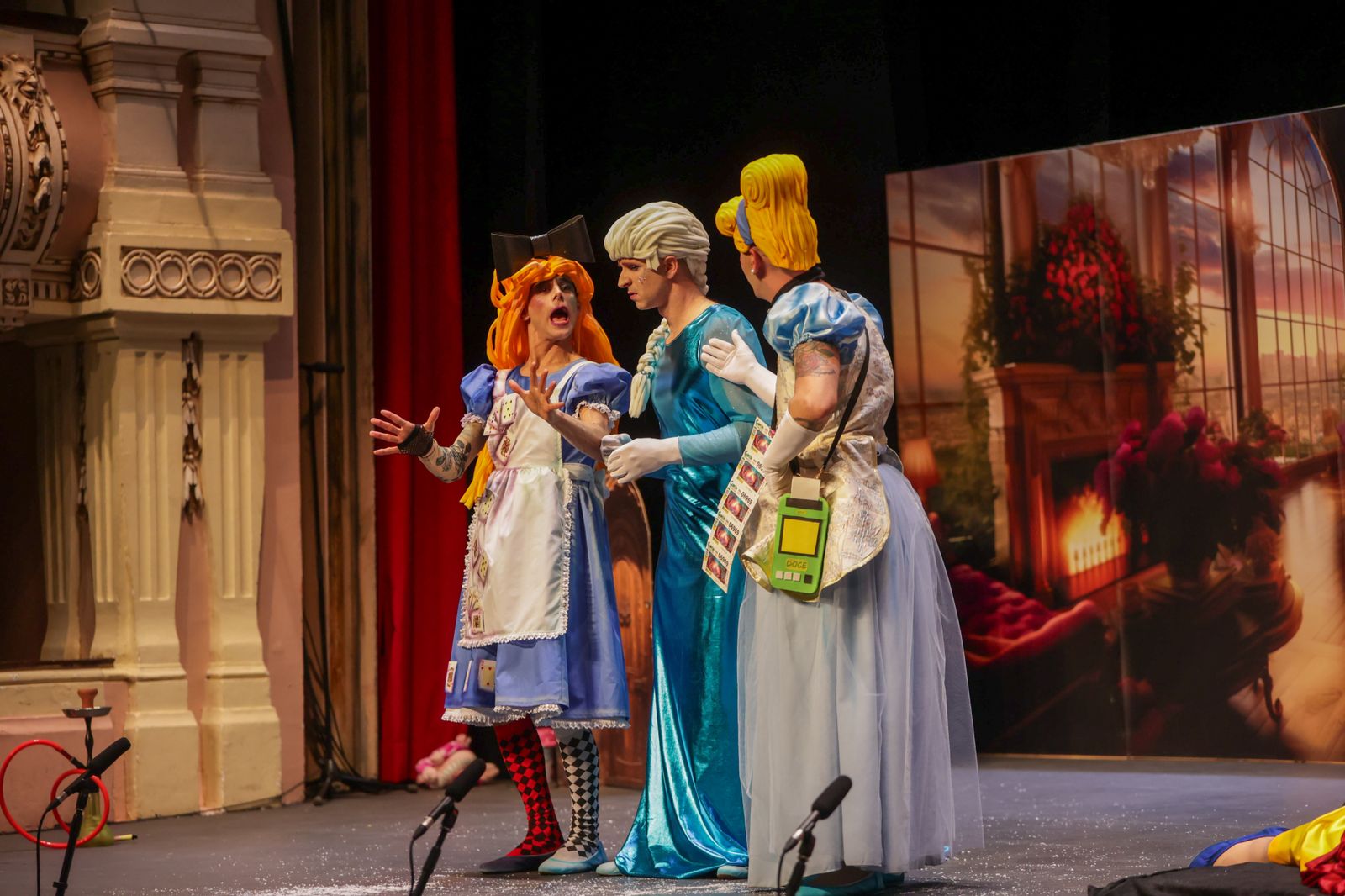 Imágenes de la actuación del cuarteto de Huelva "Un cuarteto desencantado" en el Carnaval Colombino