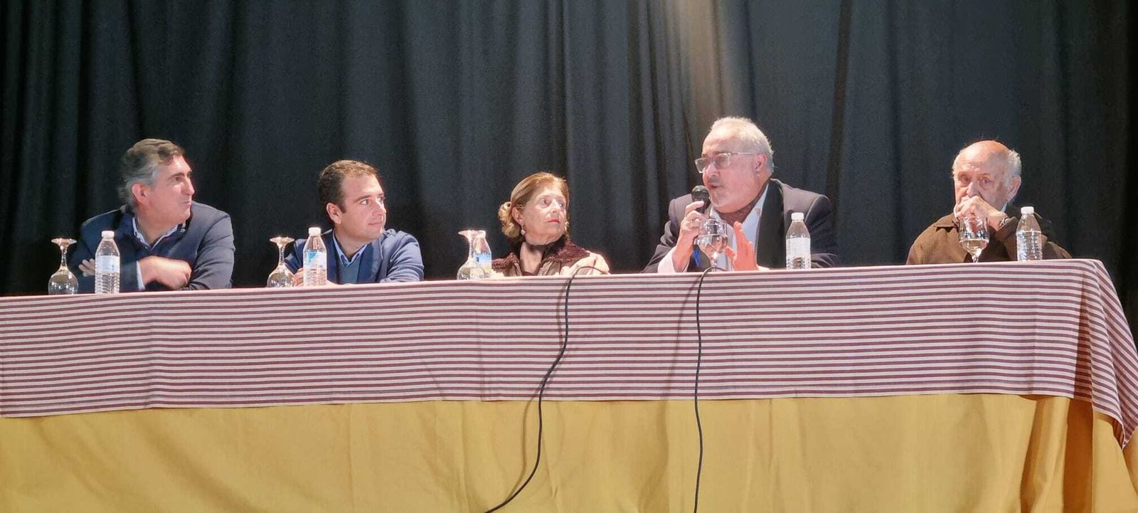 Dos raíces ganaderas en la noche taurina de Zufre