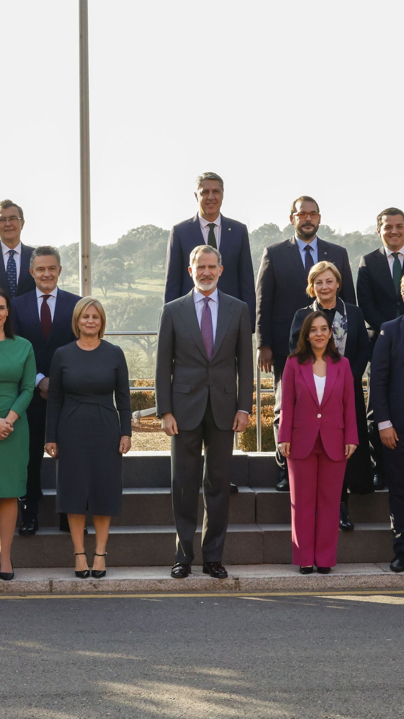 El Rey Felipe VI, con la alcaldesa de Jerez y resto de miembros de la junta de gobierno de la FEMP.