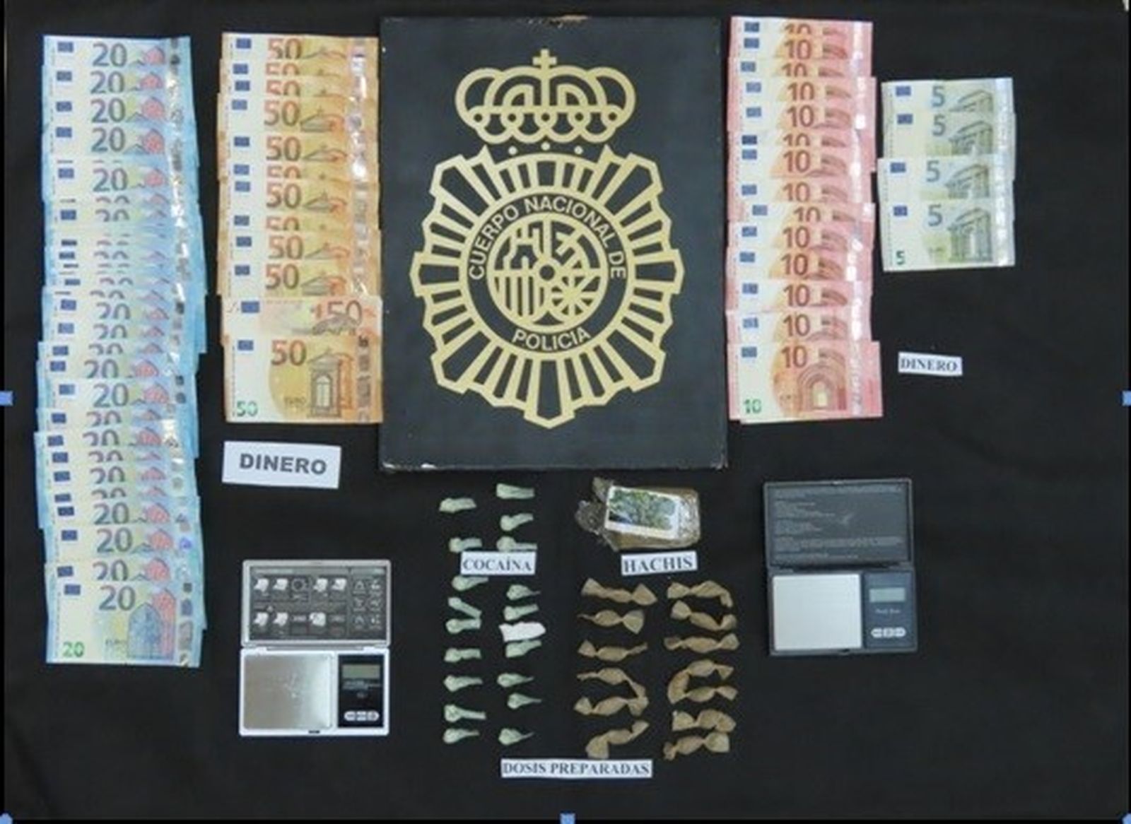 Dinero y droga intervenida en Lucena.