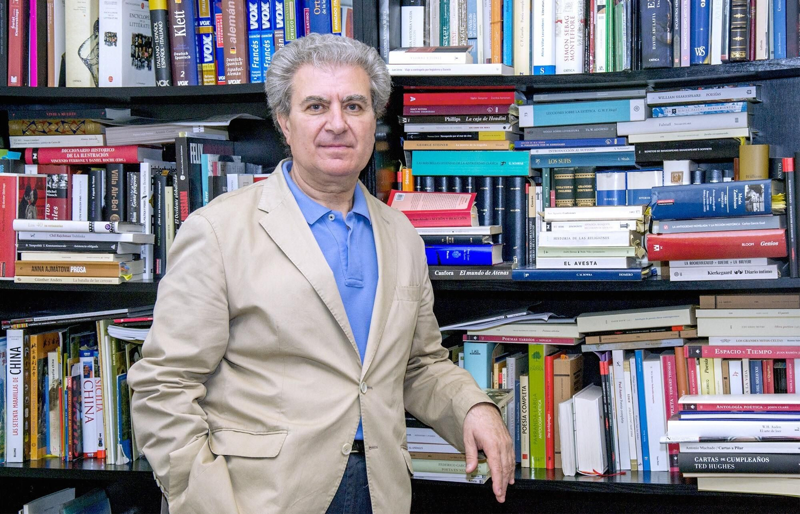 César Antonio Molina.