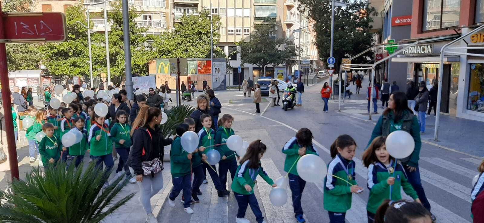Así ha sido la caminata por la paz del colegio Pedro Poveda de Jaén