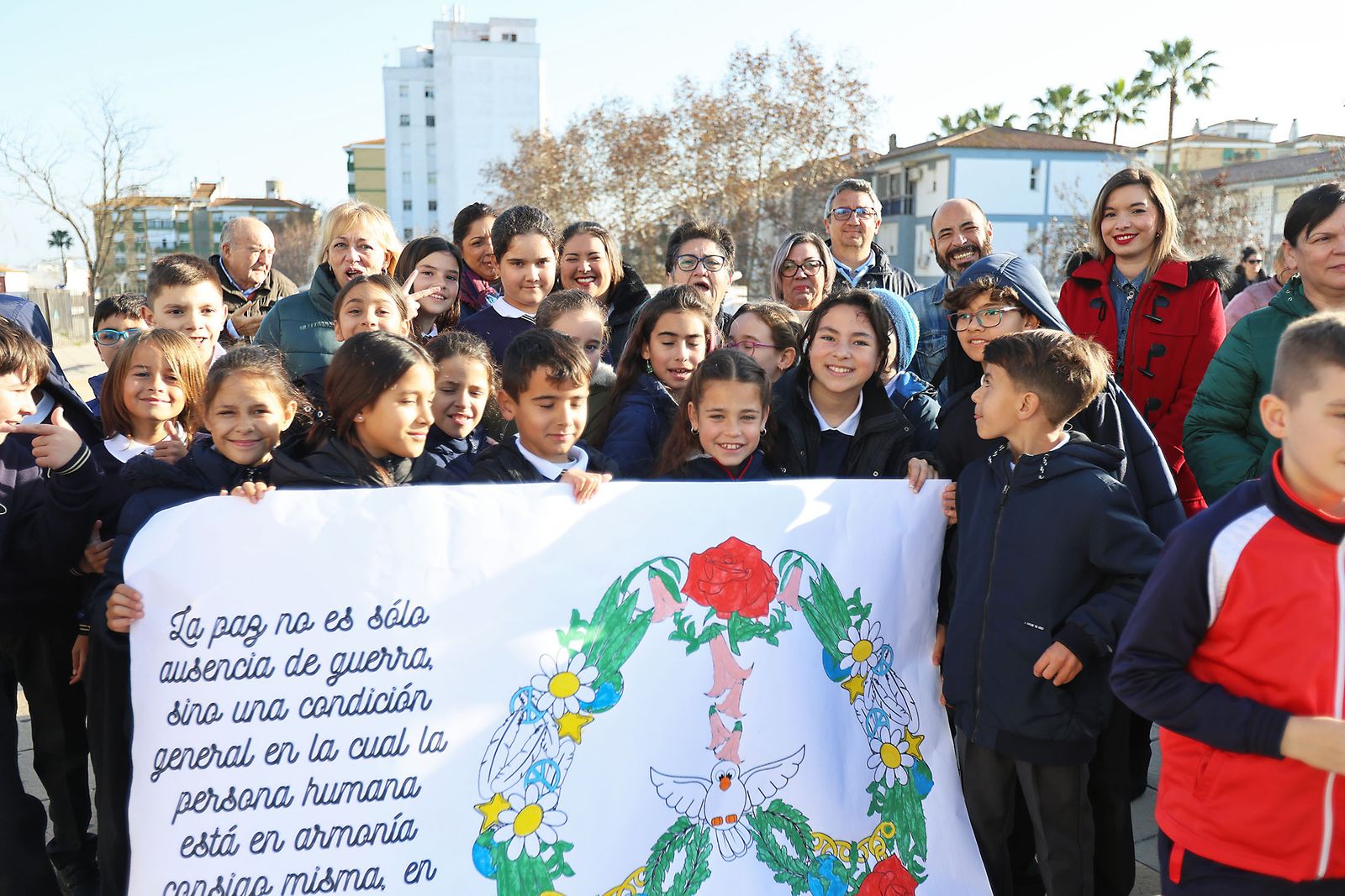 Imágenes del acto del Día a la No Violencia y la Paz del Colegio La Hispanidad
