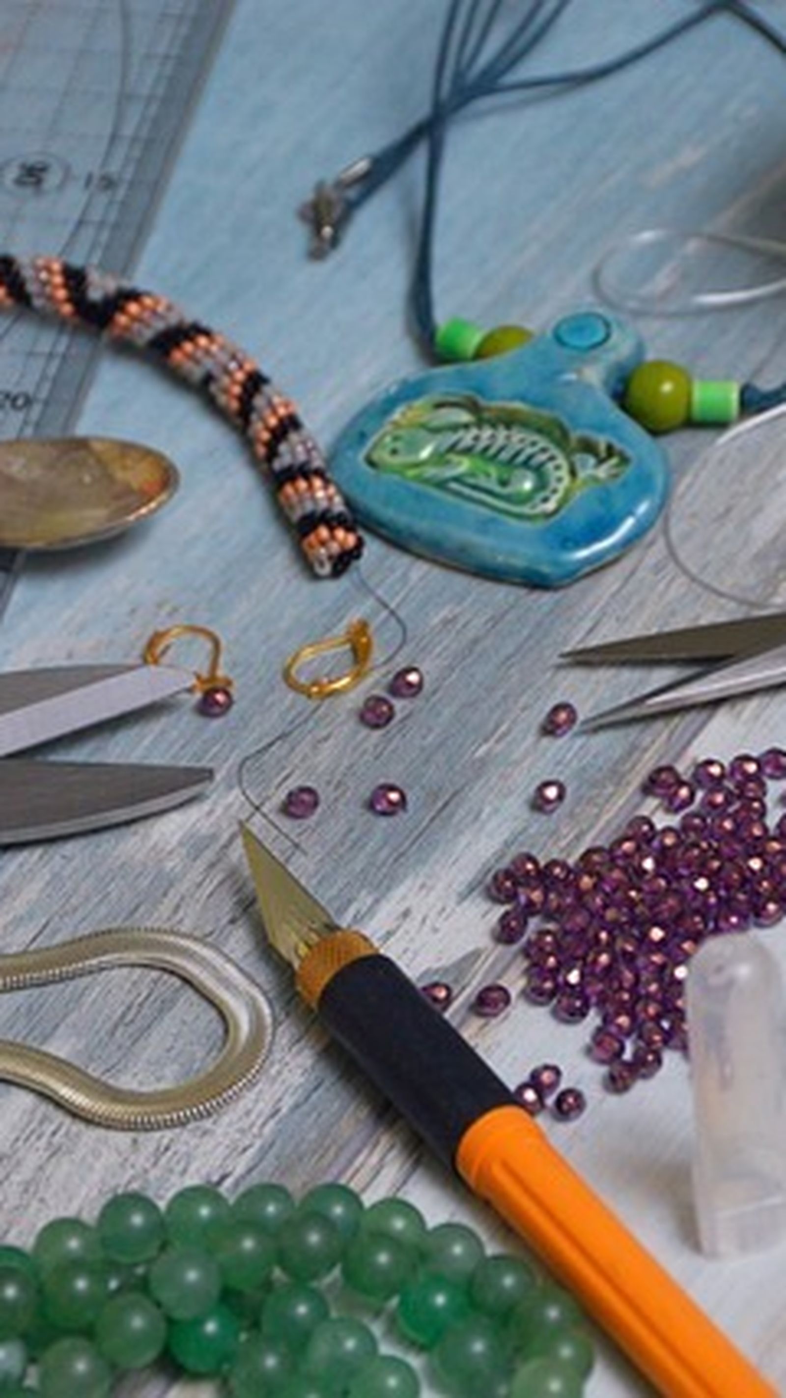 Herramientas y elementos para crear una pieza de Patchwork