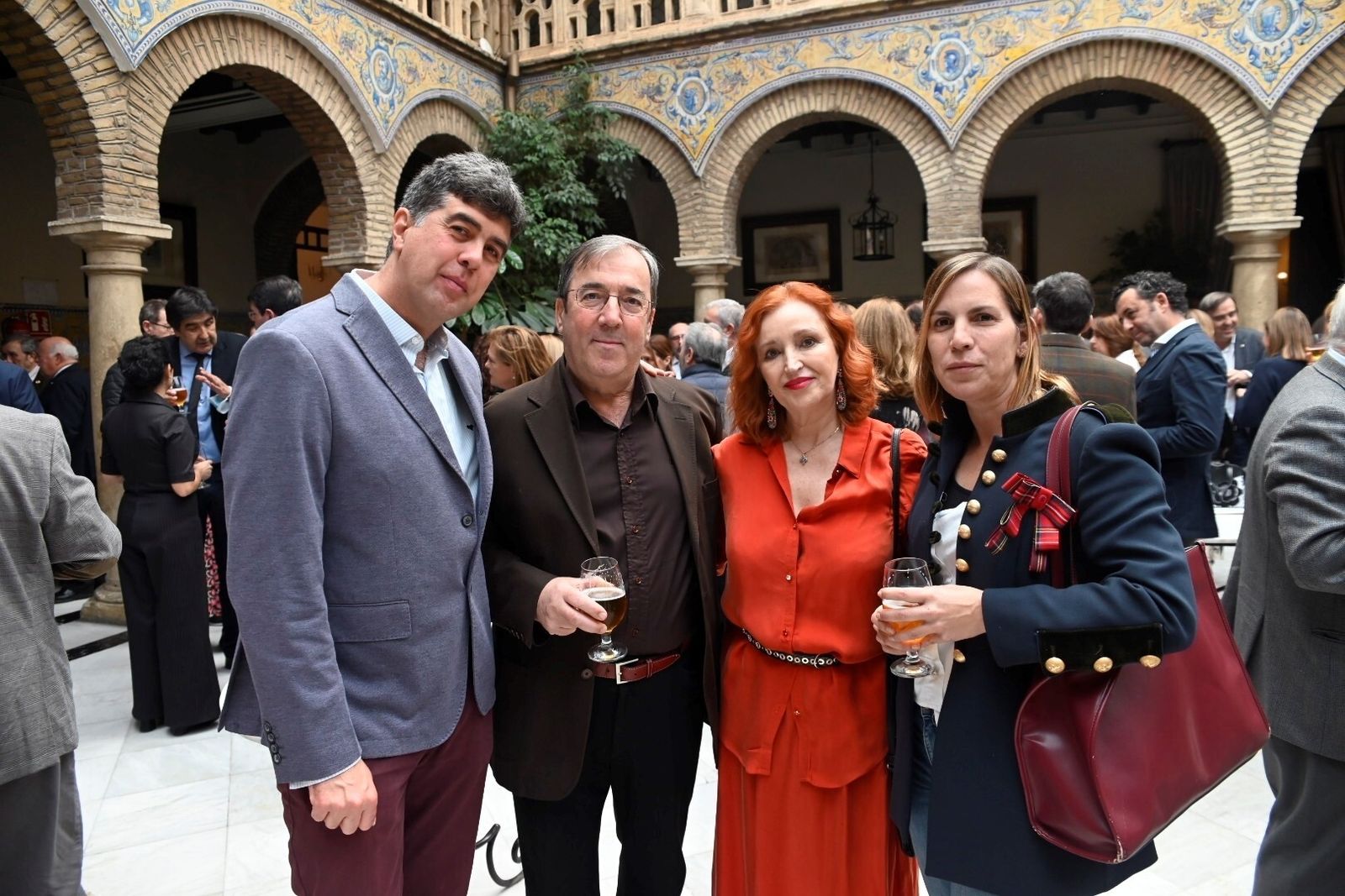 La despedida a la actual gerente del SAS, Valle García, como directora del Hospital Reina Sofía, en imágenes