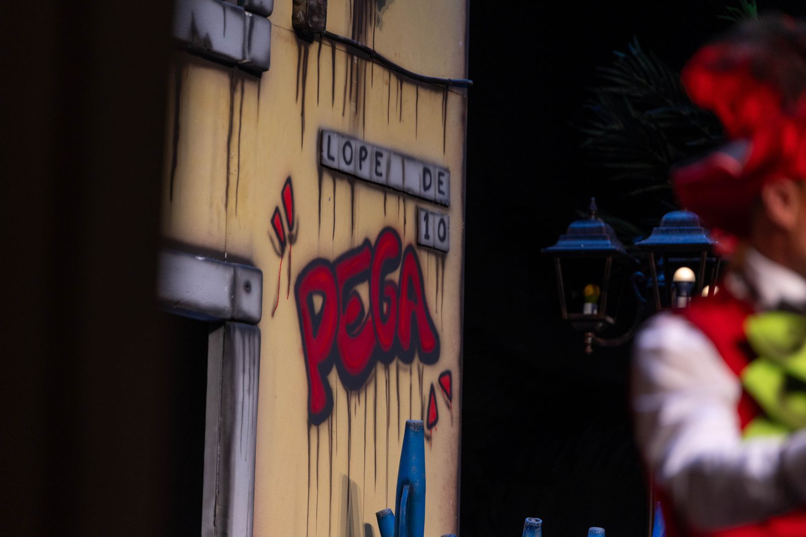 Imágenes de la actuación de la murga de Huelva "Los Lope de Pega" en el Carnaval Colombino