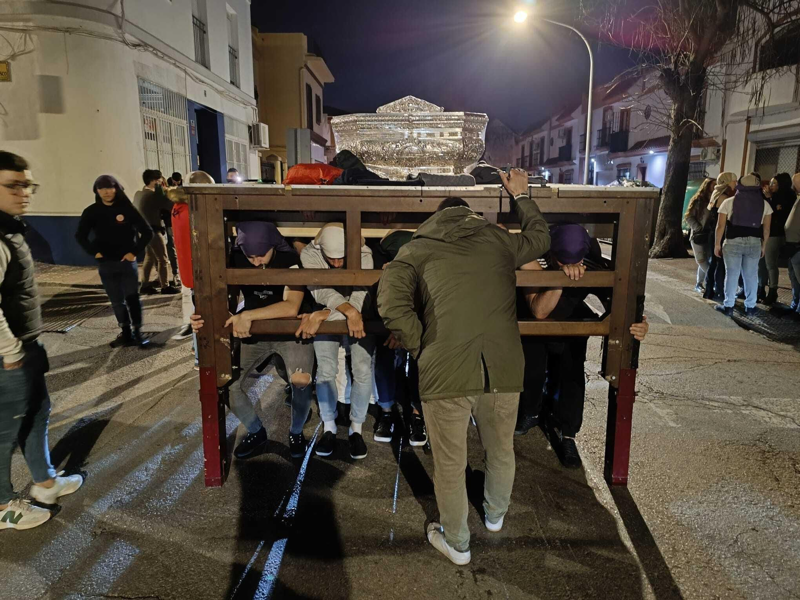 Un ensayo de Amargura en la avenida Agustín Bálsamo.