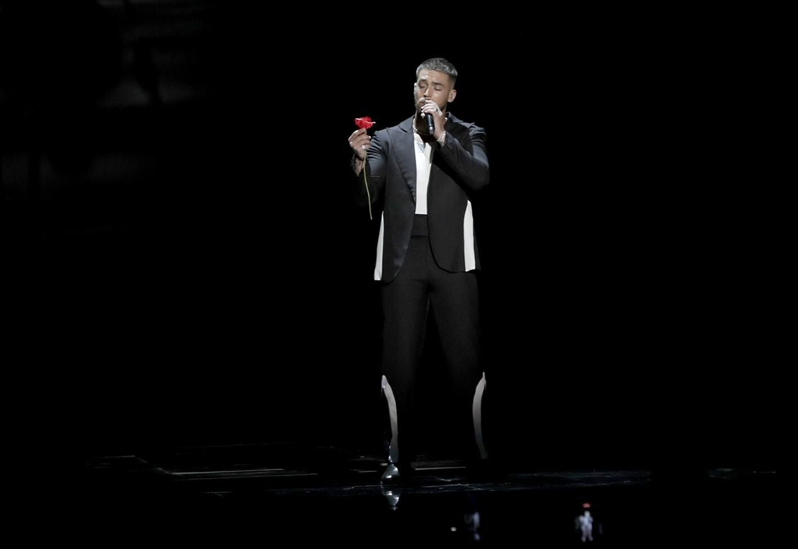 St Pedro en la segunda semifinal del Benidorm Fest con 'Dos extraños'