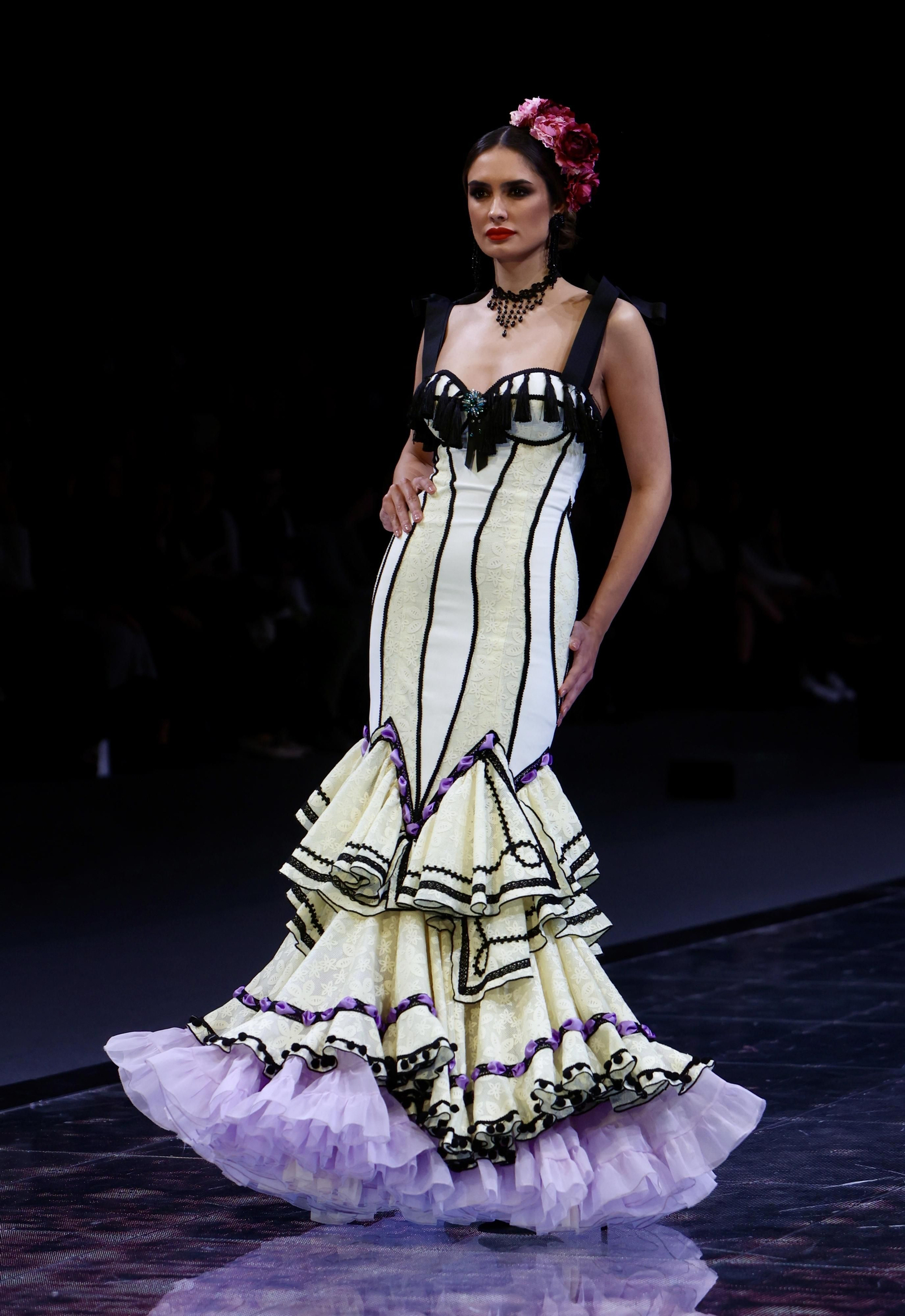 Desfile de Inma Castrejón en SIMOF 2024, todas las fotos