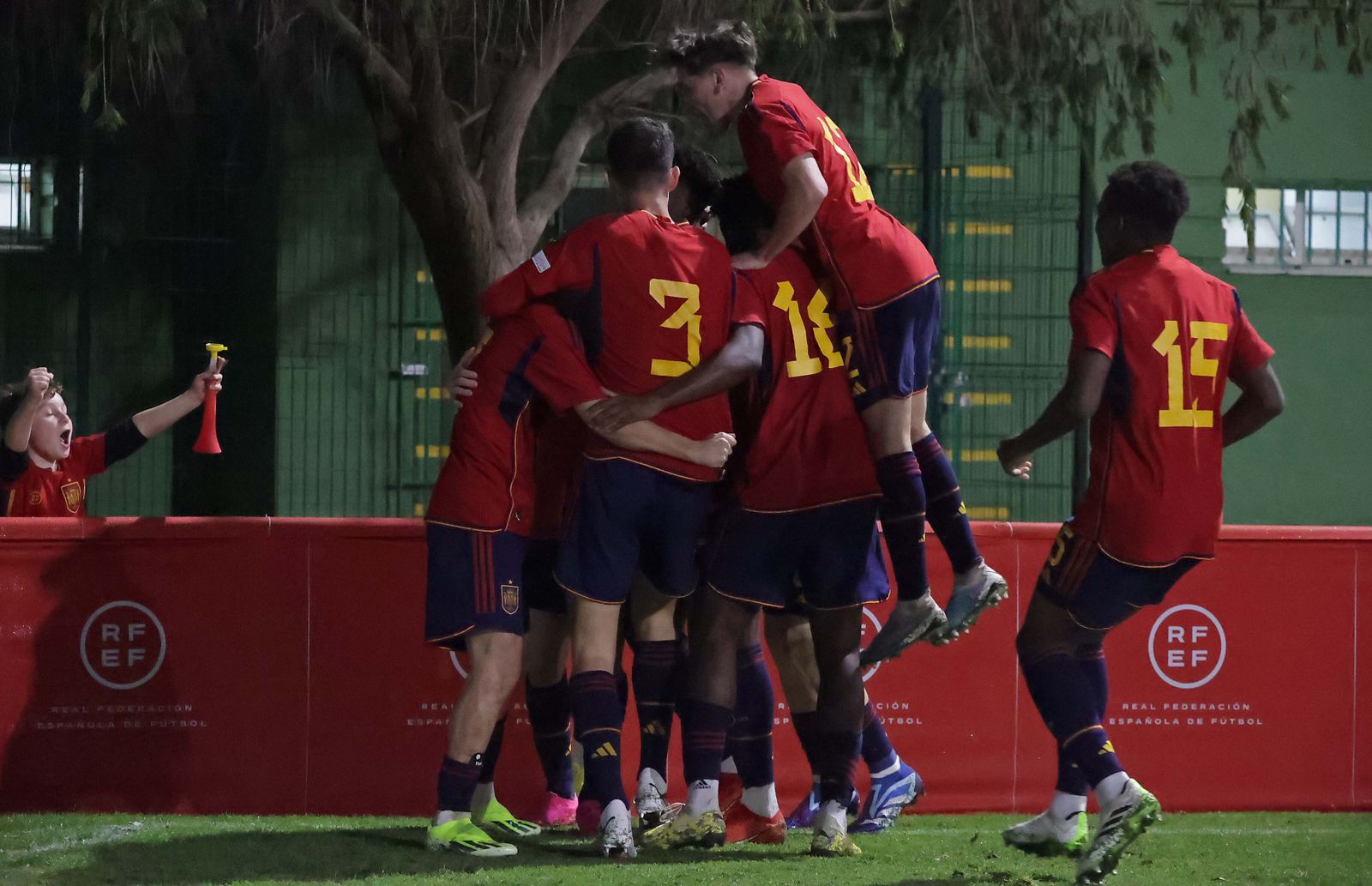 Las mejores fotos del España - Italia sub-17: Camarda, Oyono, Iago y Reyes en Los Barrios